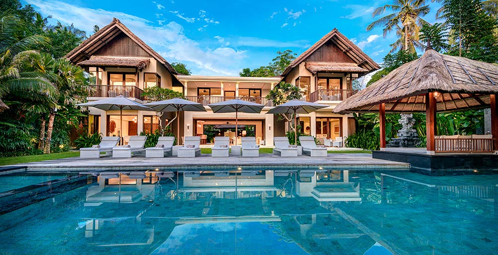 Seseh Beach Villa II - Indulge yourself in luxurious escape